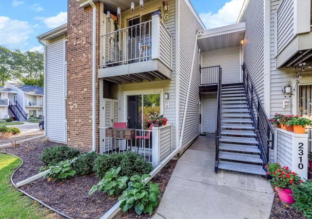Photo 1 of Condo for sale at 2310 Benson Ave #H, Saint Paul, MN 55116 | MLS# 7129355 | Listing updated on 2026-09-01