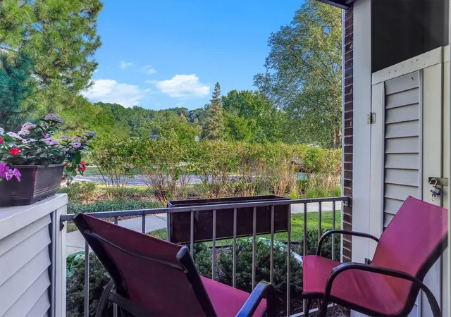 Photo 3 of Condo for sale at 2310 Benson Ave #H, Saint Paul, MN 55116 | MLS# 7129355 | Listing updated on 2026-09-01