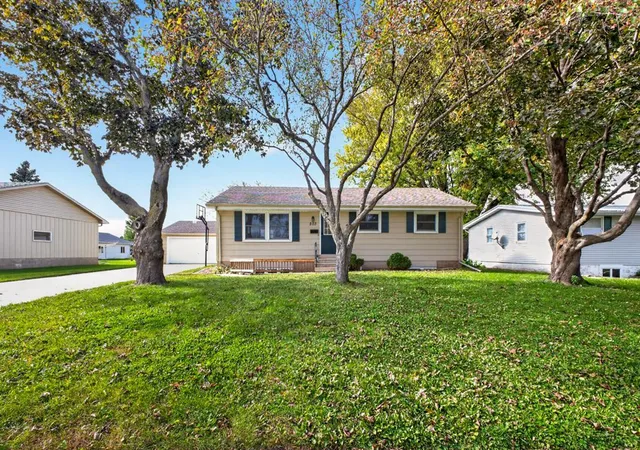 Photo 1 of Single family home for sale at 803 4th Avenue Se, Stewartville, MN 55976 | MLS# 7129357 | Listing updated on 2026-10-10