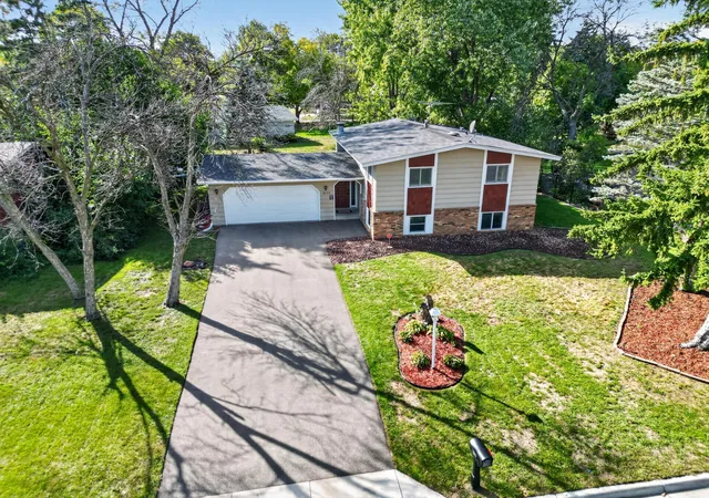 Photo 3 of Sale Pending at 8149 Brandywine Pkwy, Minneapolis, MN 55444 | MLS# 7129359 | Listing updated on 2026-10-05