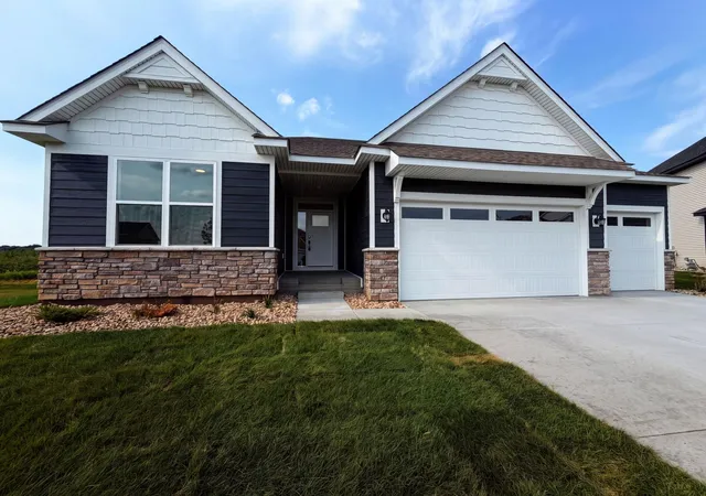 Photo 1 of Single family home for sale at 851 Londonderry Ln Nw, Rochester, MN 55901 | MLS# 7129367 | Listing updated on 2026-10-09