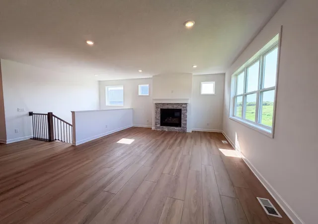 Photo 3 of Single family home for sale at 851 Londonderry Ln Nw, Rochester, MN 55901 | MLS# 7129367 | Listing updated on 2026-10-09
