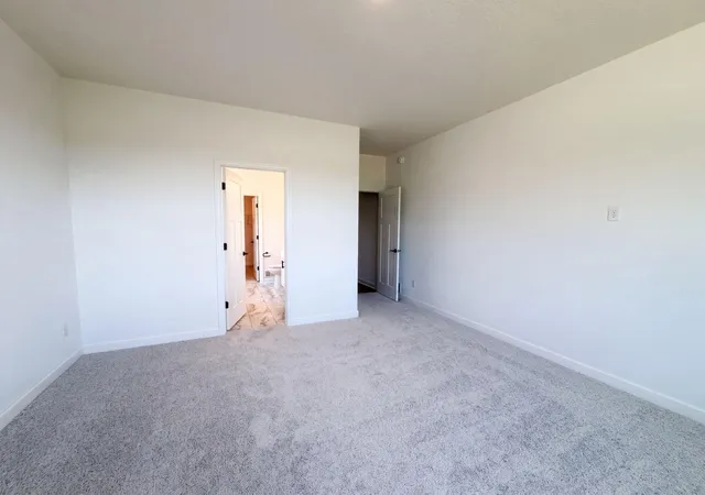 Photo 3 of Single family home for sale at 851 Londonderry Ln NW, Rochester, MN 55901 | MLS# 7129367 | Listing updated on 2026-10-09