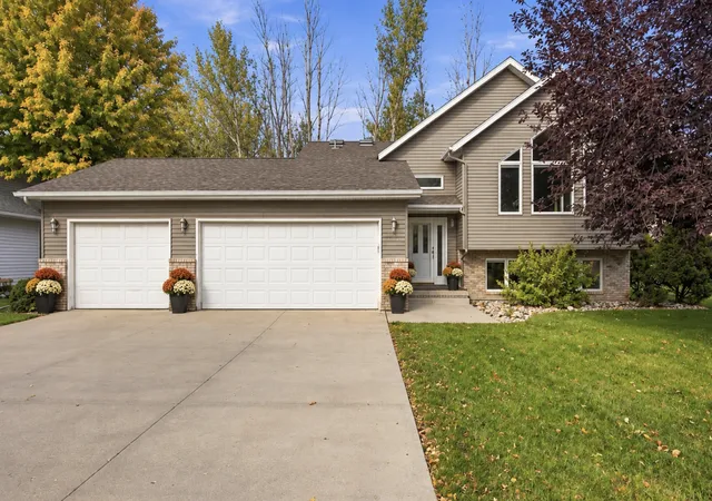 Photo 1 of Single family home for sale at 2617 38 1/2 Ave S, Fargo, ND 58104 | MLS# 7129388 | Listing updated on 2026-10-08