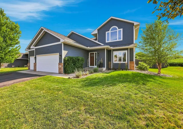 1st image of 800 Griffing Park Rd, Buffalo, MN 55313 | MLS# 7129444