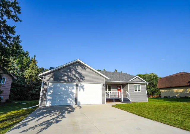 1st image of 828 Alice Dr, Thief River Falls, MN 56701 | MLS# 7129445