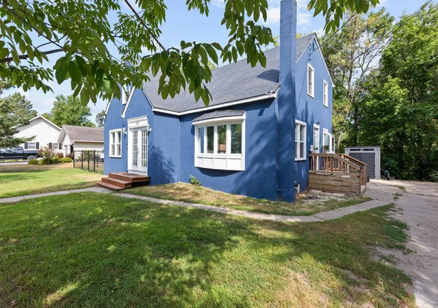 Photo 2 of Single family home for sale at 1001 Terrace Ave, Brainerd, MN 56401 | MLS# 7129449 | Listing updated on 2026-09-23