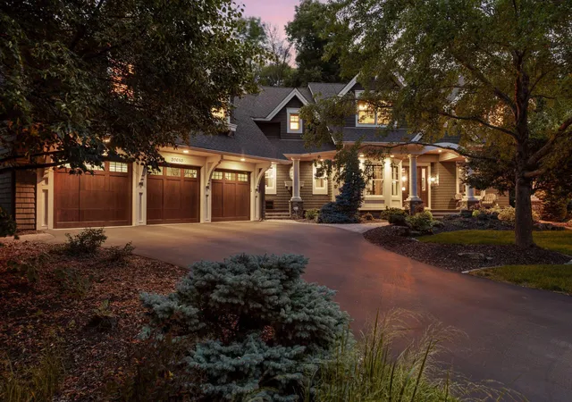 Photo 3 of Single family home for sale at 20650 Parkview Ln, Excelsior, MN 55331 | MLS# 7129463 | Listing updated on 2026-09-15