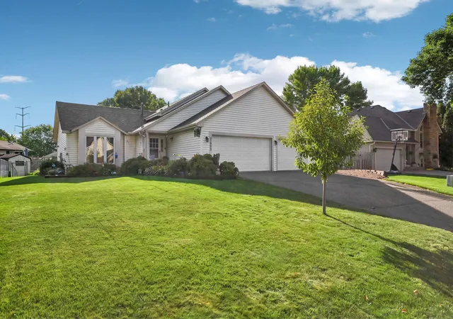 Photo 2 of Single family home for sale at 7459 Jeffery Ln S, Cottage Grove, MN 55016 | MLS# 7129488 | Listing updated on 2026-10-07