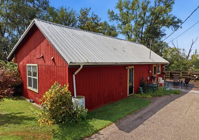 Photo 2 of Single family home for sale at 34810 Old Homer Rd, Winona, MN 55987 | MLS# 7129489 | Listing updated on 2026-08-20
