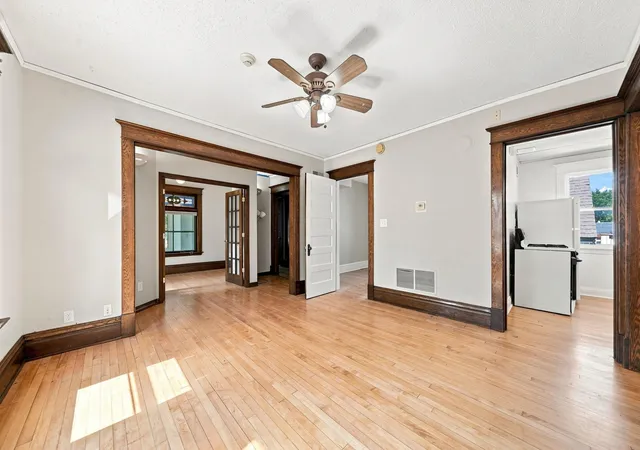 3rd image of 1174 14Th Ave Se, Minneapolis, MN 55414 | MLS# 7129496