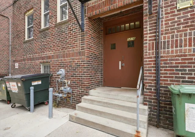 Photo 4 of Condo for sale at 1216 Powderhorn Ter #33, Minneapolis, MN 55407 | MLS# 7129512 | Listing updated on 2026-09-08