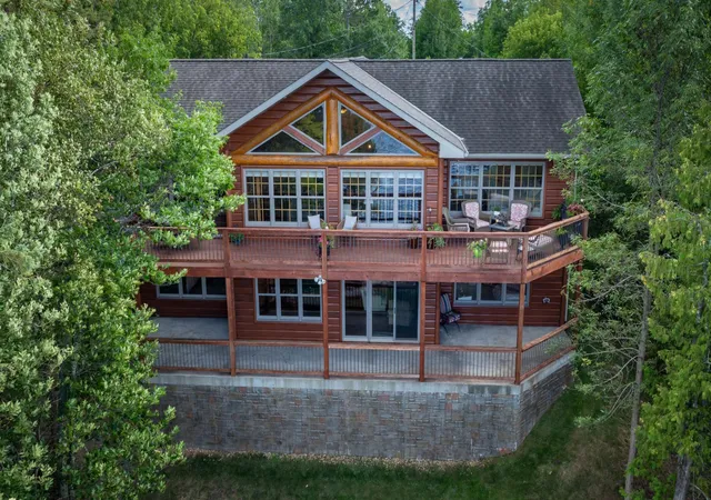 Photo 3 of Sale Pending at 1896 Town Rd 274, International Falls, MN 56649 | MLS# 7129549 | Listing updated on 2026-08-23