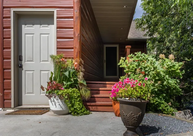 Photo 3 of Sale Pending at 1896 Town Rd 274, International Falls, MN 56649 | MLS# 7129549 | Listing updated on 2026-08-23
