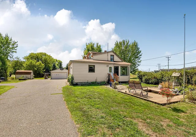 Photo 4 of Single family home for sale at 2304 County Rd 74, Saint Cloud, MN 56301 | MLS# 7129555 | Listing updated on 2026-10-28