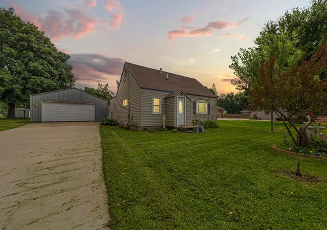 1st image of 406 S Main St, Medford, MN 55049 | MLS# 7129568