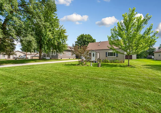 4th image of 406 S Main St, Medford, MN 55049 | MLS# 7129568