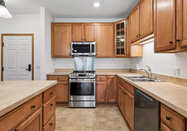 Photo 3 of Condo for sale at 7100 Metro Blvd #233, Minneapolis, MN 55439 | MLS# 7129591 | Listing updated on 2026-09-08