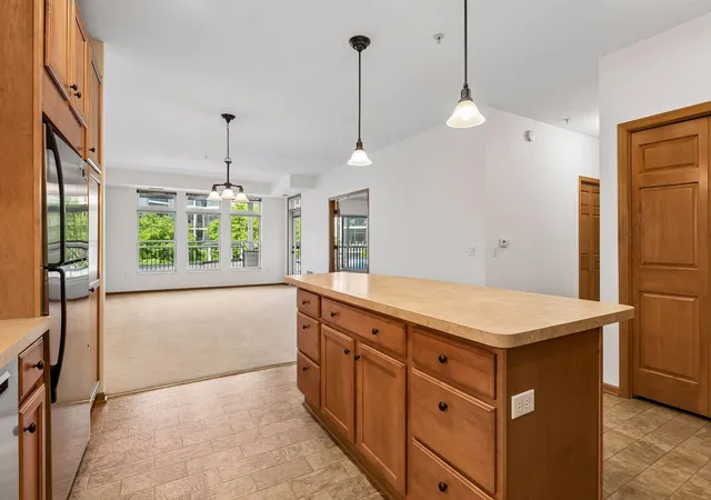 Photo 4 of Condo for sale at 7100 Metro Blvd #233, Minneapolis, MN 55439 | MLS# 7129591 | Listing updated on 2026-09-08