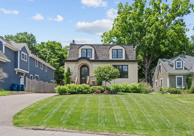 1st image of 219 Chicago Ave N, Wayzata, MN 55391 | MLS# 7129592
