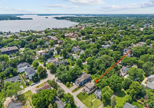 2nd image of 219 Chicago Ave N, Wayzata, MN 55391 | MLS# 7129592