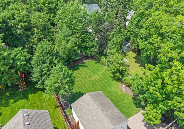 3rd image of 219 Chicago Ave N, Wayzata, MN 55391 | MLS# 7129592