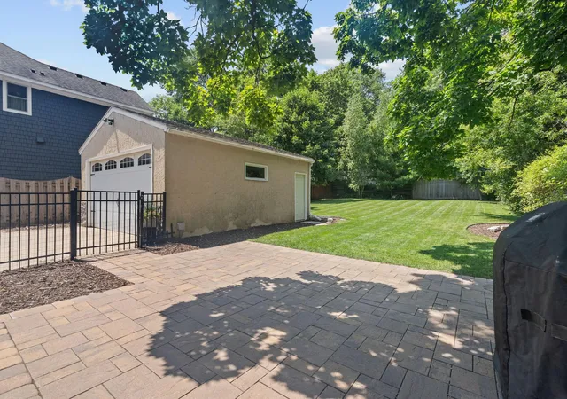 5th image of 219 Chicago Ave N, Wayzata, MN 55391 | MLS# 7129592