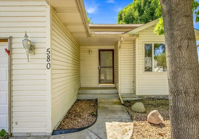 Photo 3 of Sale Pending at 580 W 11th Street, Rush City, MN 55069 | MLS# 7129616 | Listing updated on 2026-08-27