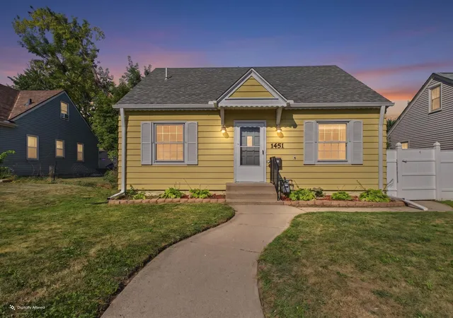 Photo 1 of Single family home for sale at 1451 Albemarle St, Saint Paul, MN 55117 | MLS# 7129618 | Listing updated on 2026-09-06