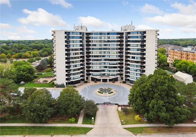 Photo 1 of Sale Pending at 6566 France Ave S #707, Minneapolis, MN 55435 | MLS# 7129630 | Listing updated on 2026-09-25