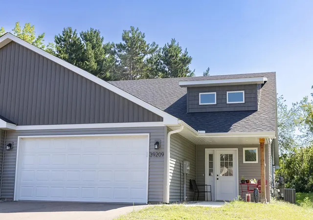 Photo 2 of Sale Pending at 39209 Grand Ave, North Branch, MN 55056 | MLS# 7129637 | Listing updated on 2026-10-18