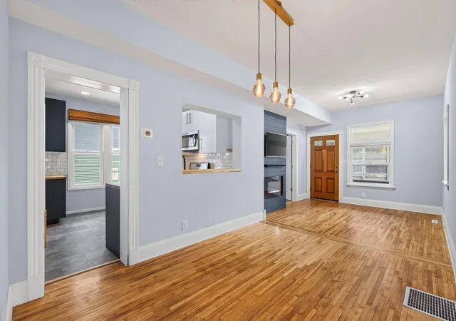 Photo 2 of Single family home for sale at 801 Armstrong Ave, Saint Paul, MN 55102 | MLS# 7129652 | Listing updated on 2026-09-28