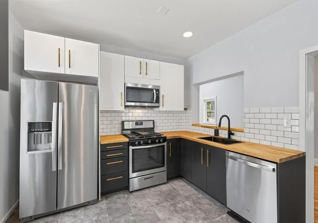 Photo 4 of Single family home for sale at 801 Armstrong Ave, Saint Paul, MN 55102 | MLS# 7129652 | Listing updated on 2026-09-28