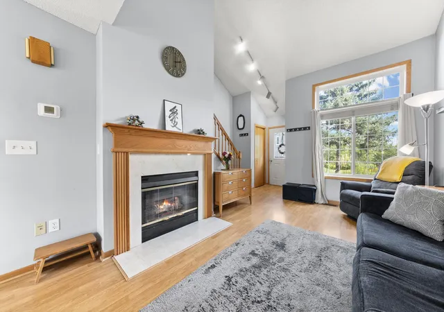 3rd image of 446 Mission Hills Wy E, Chanhassen, MN 55317 | MLS# 7129656