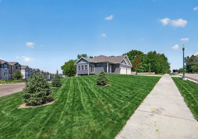 2nd image of 2353 7th Ave E, Saint Paul, MN 55109 | MLS# 7129663