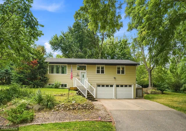Photo 2 of Single family home for sale at 13240 Dahlgren Rd, Minnetonka, MN 55305 | MLS# 7129670 | Listing updated on 2026-08-28