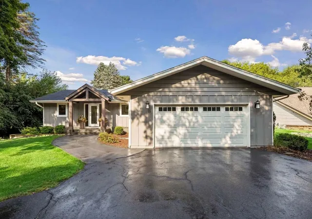 2nd image of 6940 Moccasin Valley Rd, Minneapolis, MN 55439 | MLS# 7129681
