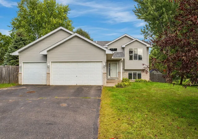 Photo 1 of Single family home for sale at 506 Birch St SW, Isanti, MN 55040 | MLS# 7129685 | Listing updated on 2026-09-24