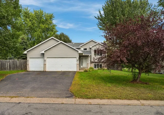 Photo 2 of Single family home for sale at 506 Birch St SW, Isanti, MN 55040 | MLS# 7129685 | Listing updated on 2026-09-24