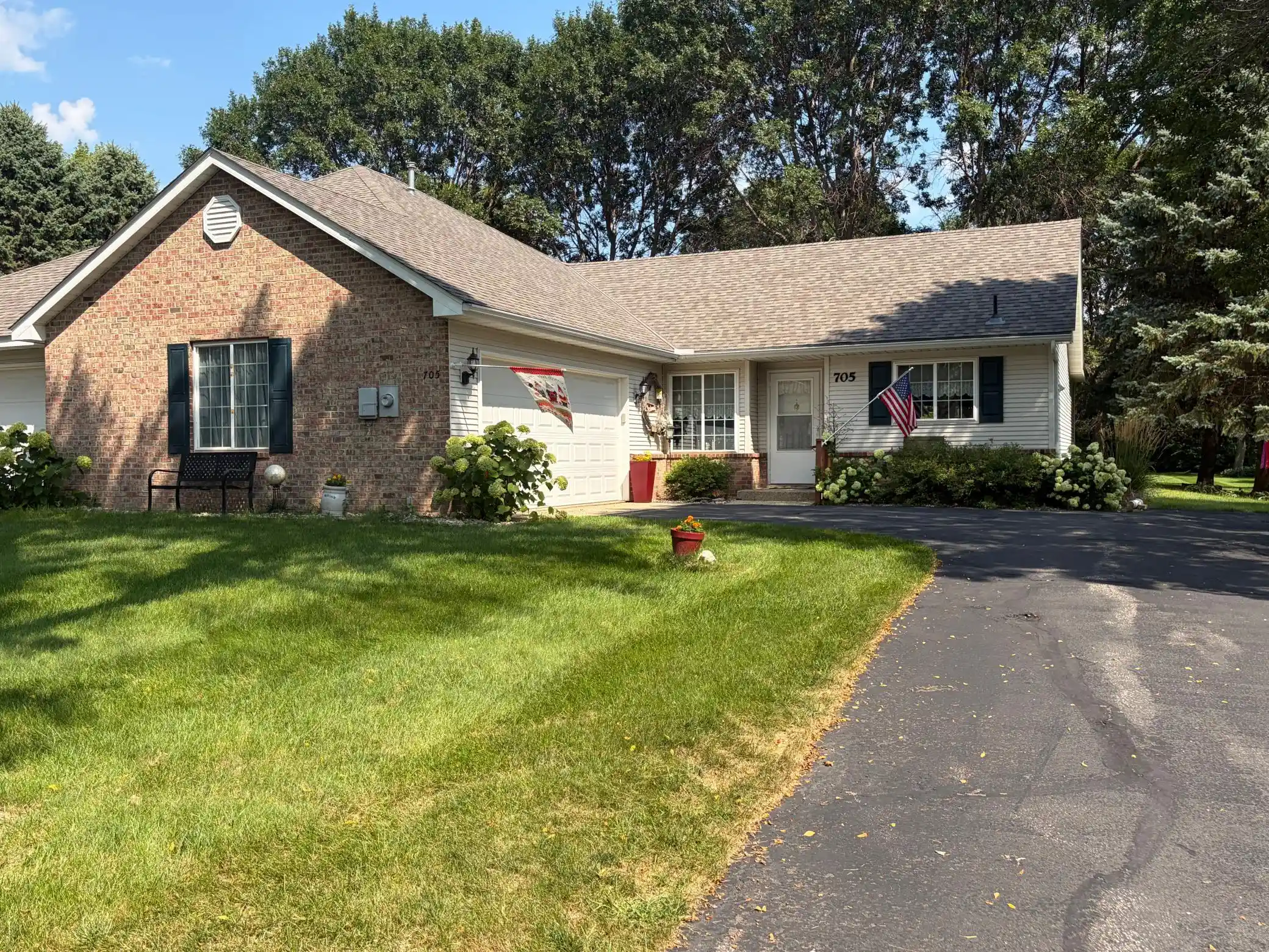 Listing Photo 2 - Condo for sale in 705 24th St SE located at 705 24th St SE, Willmar, MN 56201 - Unit 705 24th Street SE