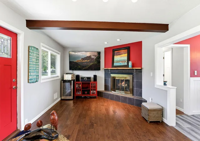 Photo 3 of Sale Pending at 1821 Maple St, Hastings, MN 55033 | MLS# 7129707 | Listing updated on 2026-08-30