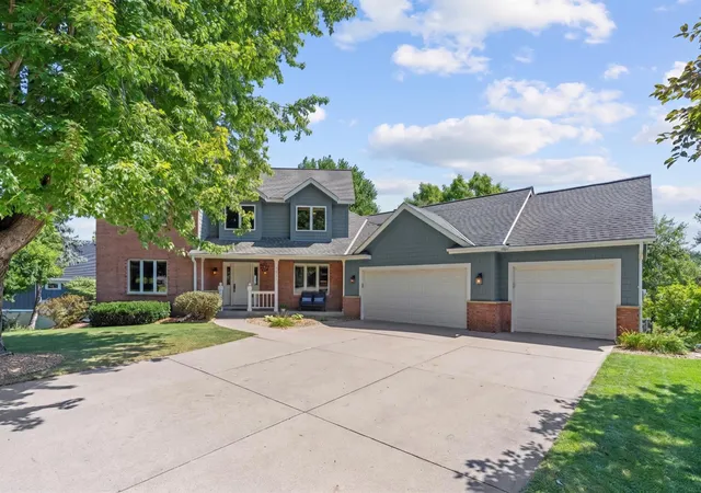 1st image of 7531 Erie Ave, Chanhassen, MN 55317 | MLS# 7129708
