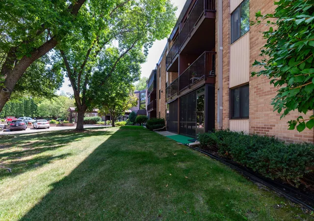 Condo for sale at 2670 Oxford St N #204, Saint Paul, MN 55113 | MLS# 7129723