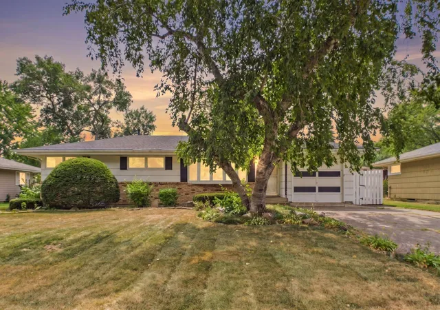 1st image of 1761 Emerald Dr, New Brighton, MN 55112 | MLS# 7129729