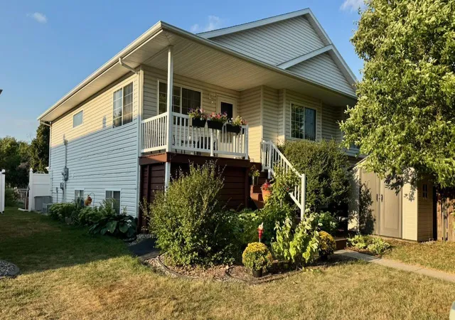 Photo 3 of Townhouse for sale at 841 12Th Ave W, West Fargo, ND 58078 | MLS# 7129736 | Listing updated on 2026-09-03