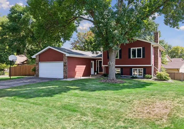 1st image of 15132 Portland Ave, Burnsville, MN 55306 | MLS# 7129741