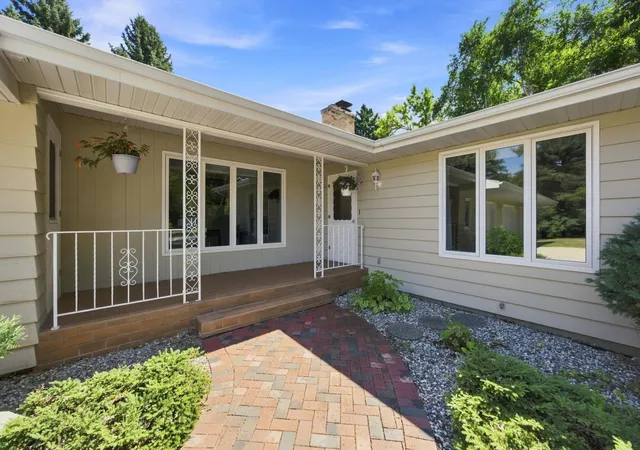 Photo 3 of Single family home for sale at 3206 Rivershore Dr S, Moorhead, MN 56560 | MLS# 7129762 | Listing updated on 2026-10-01