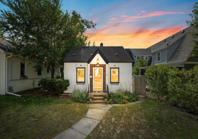 Photo 1 of Single family home for sale at 1284 Juno Ave, Saint Paul, MN 55116 | MLS# 7129777 | Listing updated on 2026-09-18