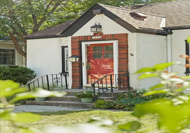 Photo 3 of Single family home for sale at 1284 Juno Ave, Saint Paul, MN 55116 | MLS# 7129777 | Listing updated on 2026-09-18