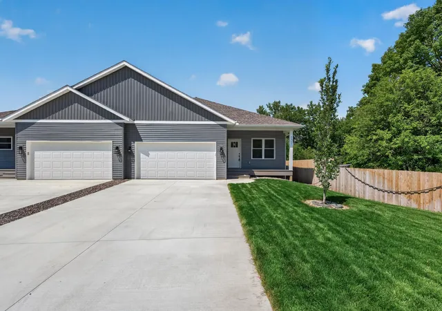 2nd image of 2357 7th Ave E, Saint Paul, MN 55109 | MLS# 7129779